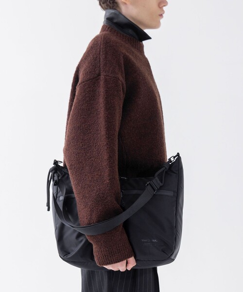 YAKPAK(ヤックパック)の「<YAK PAK × monkey time>コード ショルダー バッグ(ショルダーバッグ・メンズ・ブラック/ダークグレー・FREE)」の6枚目の写真