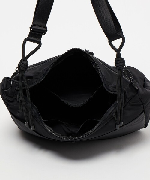 YAKPAK(ヤックパック)の「<YAK PAK × monkey time>コード ショルダー バッグ(ショルダーバッグ・メンズ・ブラック/ダークグレー・FREE)」の13枚目の写真