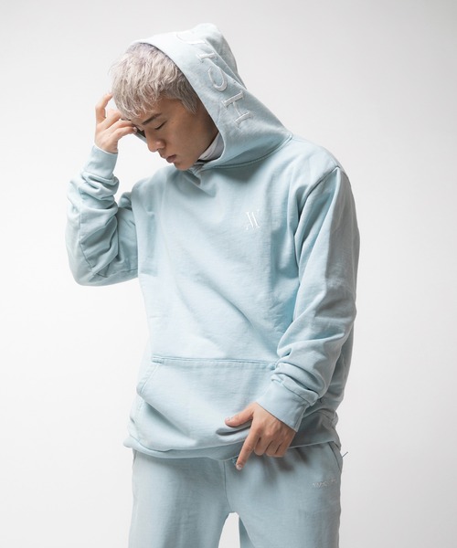 VANQUISH（ヴァンキッシュ）の「Pigment Dyed Sweat Hoodie（パーカー・メンズ・ブルー/グリーン/ブラック・L/M）」の3枚目の写真