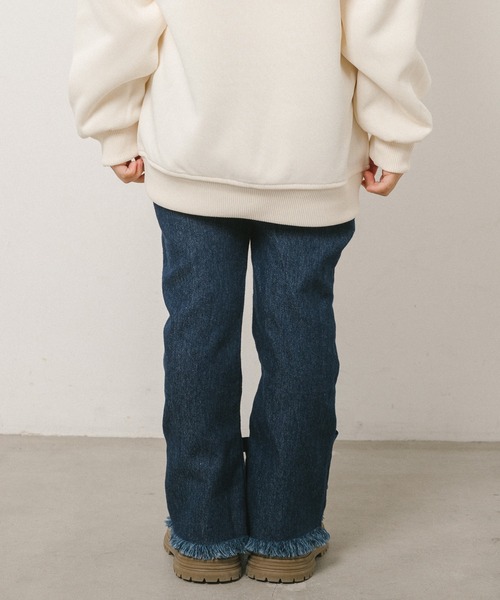 URBAN CHERRY（アーバンチェリー）の「裾フリンジフロントリボンデニム（デニムパンツ・キッズ・ブルー・130cm/110cm/120cm/140cm/150cm）」の5枚目の写真