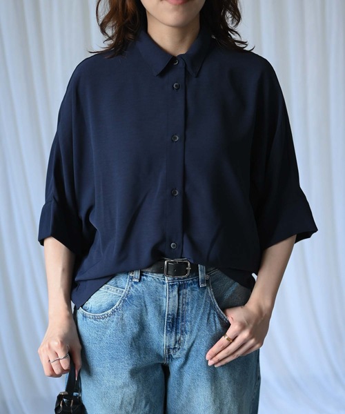 &HALF(アンドハーフ)の「ストレッチヴィンテージ半袖ブラウス(シャツ/ブラウス・レディース・ミント/ライトグレー/オフホワイト/ネイビー・L/M)」の4枚目の写真