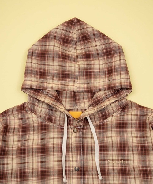 Zooodle（ズードル）の「Checkered hoodie shirt - チェックフーディーシャツ -（シャツ/ブラウス・メンズ・ベージュ/ブルー・MEDIUM/LARGE）」の5枚目の写真