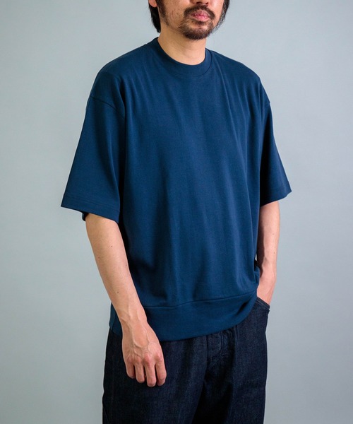gicipi（ジチピ）の「[gicipi] TONNO / クルーネックリラックスフィット Tシャツ（Tシャツ/カットソー・メンズ・ホワイト/コバルトブルー/ベージュ/ブラック・4/5）」の5枚目の写真