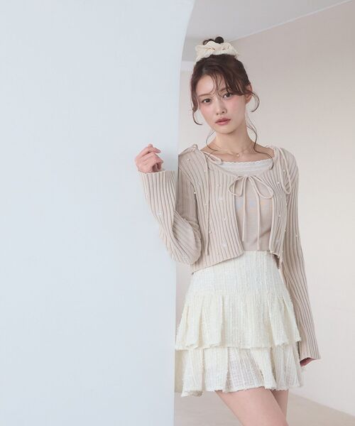 MAJESTIC LEGON(マジェスティックレゴン)の「キャミセットフラワー刺繍カーデ(カーディガン/ボレロ・レディース・グレー/ピンク/アイボリー/イエロー・MEDIUM)」の4枚目の写真