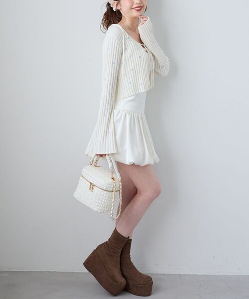 MAJESTIC LEGON(マジェスティックレゴン)の「キャミセットフラワー刺繍カーデ(カーディガン/ボレロ・レディース・グレー/ピンク/アイボリー/イエロー・MEDIUM)」の8枚目の写真