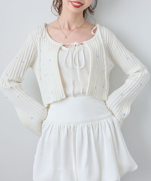 MAJESTIC LEGON(マジェスティックレゴン)の「キャミセットフラワー刺繍カーデ(カーディガン/ボレロ・レディース・グレー/ピンク/アイボリー/イエロー・MEDIUM)」の10枚目の写真