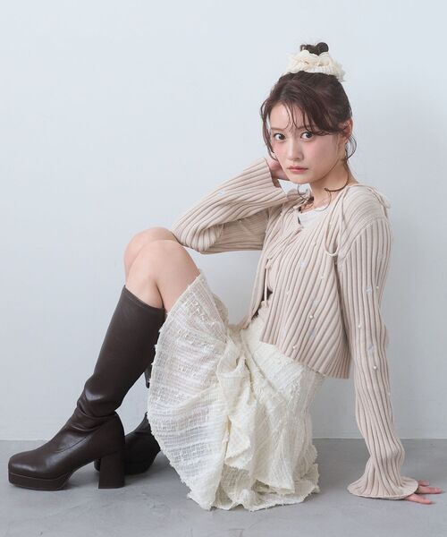 MAJESTIC LEGON(マジェスティックレゴン)の「キャミセットフラワー刺繍カーデ(カーディガン/ボレロ・レディース・グレー/ピンク/アイボリー/イエロー・MEDIUM)」の15枚目の写真