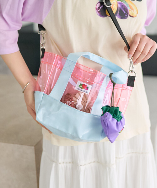 FREAK'S STORE(フリークスストア)の「FRUIT OF THE LOOM × FREAK'S STORE/フルーツオブザルーム 別注 クリア ミニトートバッグ/PVCトートバッグ(ショルダーバッグ・レディース・イエロー/ピンク/ブルー・ONE SIZE)」の6枚目の写真