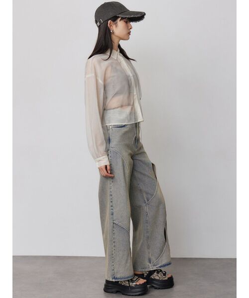 MURUA（ムルーア）の「カーブカットワークデニム（デニムパンツ・レディース・ブラック/ブルー・2/1）」の6枚目の写真