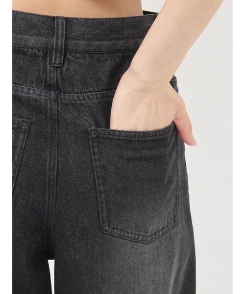 MURUA(ムルーア)の「カーブカットワークデニム(デニムパンツ・レディース・ブラック/ブルー・2/1)」の9枚目の写真