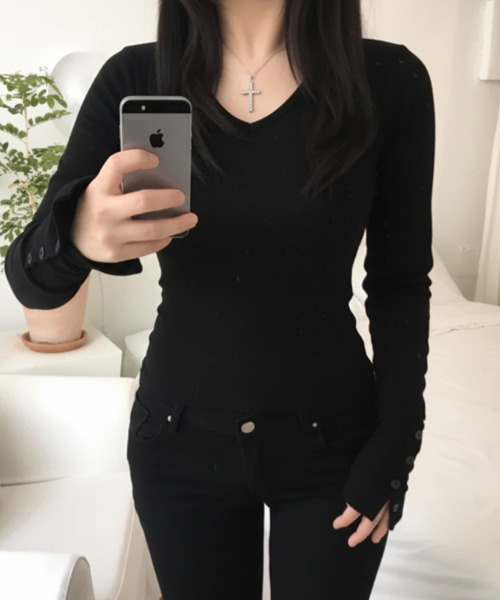 VIVID LADY（ビビッドレディー）の「Vネック ロングスリーブ Tシャツ（Tシャツ/カットソー・レディース・クリーム/グレー/ブラック/ブラウン/パープル・FREE）」の20枚目の写真