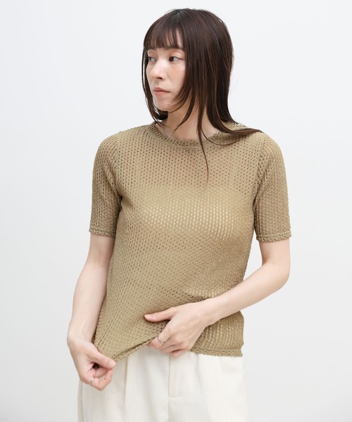 select MOCA(セレクトモカ)の「ストレッチ透かし編みデザインTシャツ(Tシャツ/カットソー・レディース・オフホワイト/チャコールグレー/ベージュ・FREE)」の3枚目の写真