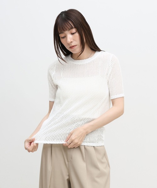 select MOCA(セレクトモカ)の「ストレッチ透かし編みデザインTシャツ(Tシャツ/カットソー・レディース・オフホワイト/チャコールグレー/ベージュ・FREE)」の2枚目の写真