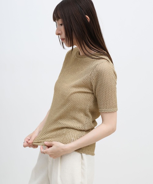 select MOCA(セレクトモカ)の「ストレッチ透かし編みデザインTシャツ(Tシャツ/カットソー・レディース・オフホワイト/チャコールグレー/ベージュ・FREE)」の8枚目の写真