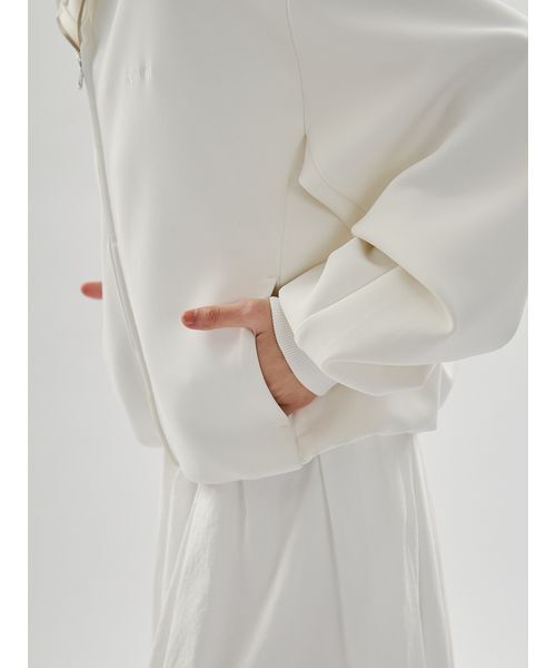 emmi（エミ）の「eco emmiロゴジップアップフーディー/UVカット（スウェット・レディース・ブラック/オフホワイト・F）」の11枚目の写真