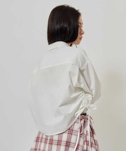 atmos pink（アトモスピンク）の「atmos pink Shirring Cropped Shirt / アトモスピンク シーリング クロップド シャツ（シャツ/ブラウス・レディース・ホワイト/サックスブルー・FREE）」の8枚目の写真
