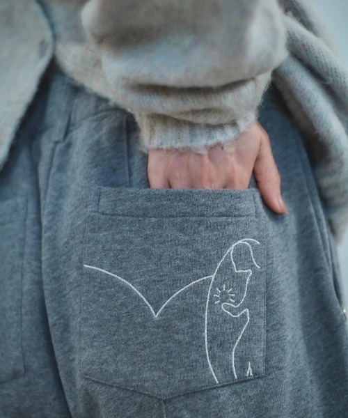 Etrarium（エトラリウム）の「ETR Sweat Pants（スウェットパンツ・メンズ・グレー/ブラック/アイボリー・SMALL/MEDIUM）」の5枚目の写真