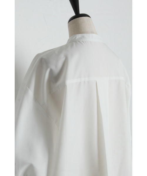 ARVELLIA(アルベリア)の「AIRY SLEELVE SHIRT(シャツ/ブラウス・レディース・ホワイト/ブラック・M)」の16枚目の写真