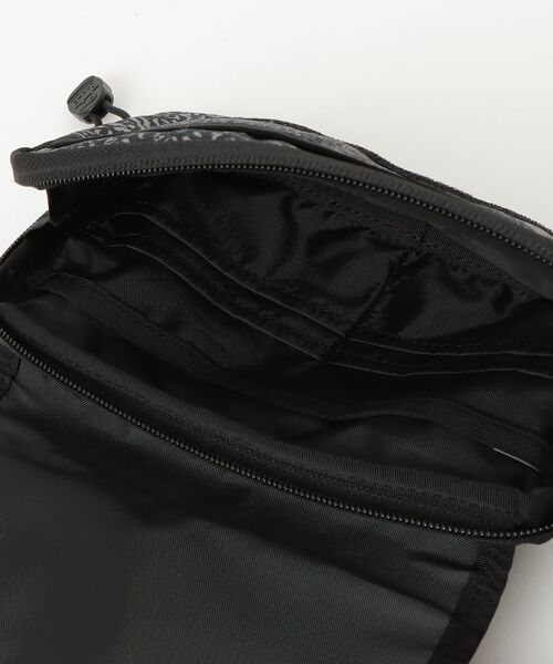 CHUMS（チャムス）の「チャムス CHUMS Recycle Wallet Shoulder Pouch（ショルダーバッグ・メンズ・その他・ONE SIZE）」の4枚目の写真