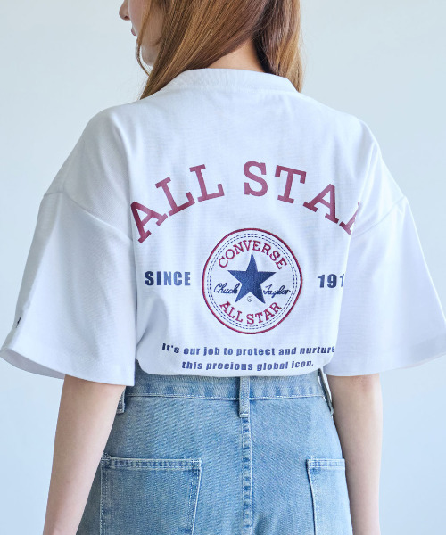 CONVERSE(コンバース)の「『CONVERSE/コンバース』クルーネック フライスバックグラフィック半袖Tシャツ(Tシャツ/カットソー・メンズ・ブラック系/ホワイト・L/M/LL)」の2枚目の写真