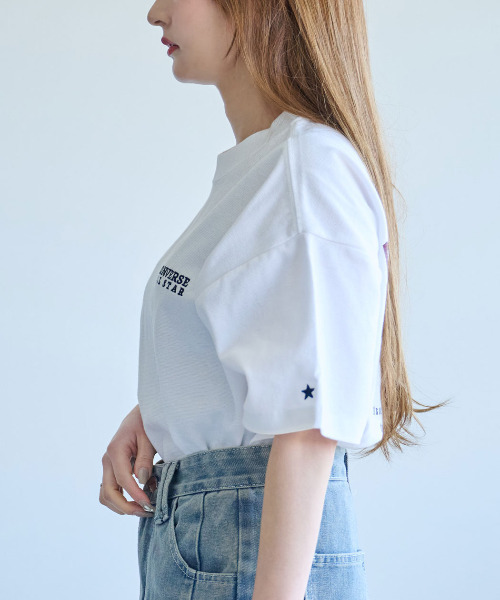 CONVERSE(コンバース)の「『CONVERSE/コンバース』クルーネック フライスバックグラフィック半袖Tシャツ(Tシャツ/カットソー・メンズ・ブラック系/ホワイト・L/M/LL)」の4枚目の写真