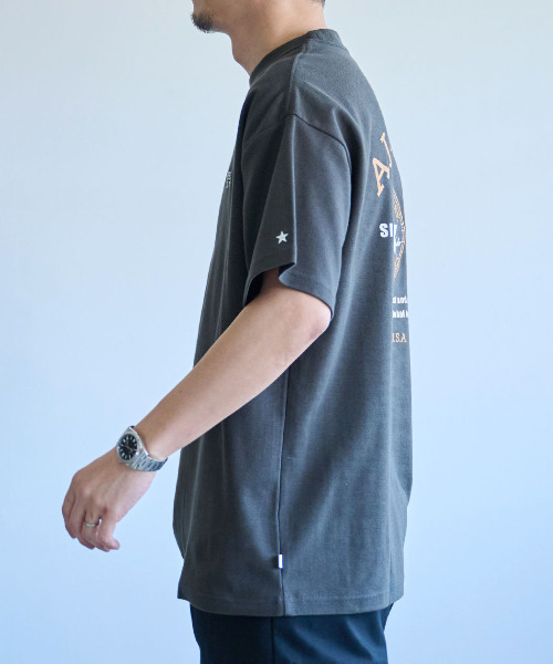 CONVERSE(コンバース)の「『CONVERSE/コンバース』クルーネック フライスバックグラフィック半袖Tシャツ(Tシャツ/カットソー・メンズ・ブラック系/ホワイト・L/M/LL)」の7枚目の写真
