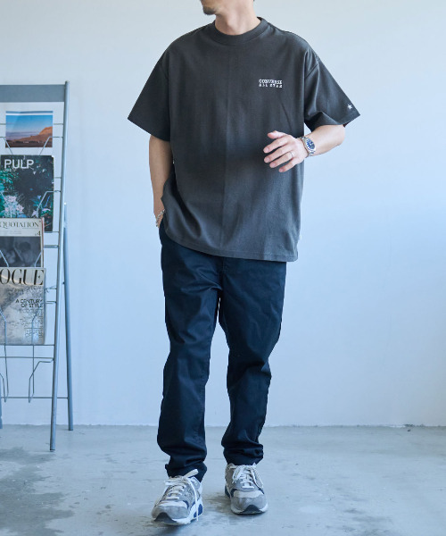 CONVERSE(コンバース)の「『CONVERSE/コンバース』クルーネック フライスバックグラフィック半袖Tシャツ(Tシャツ/カットソー・メンズ・ブラック系/ホワイト・L/M/LL)」の8枚目の写真