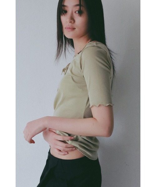 ANF.MUU(アンフムー)の「メローデザインヘンリーネックシアートップス(Tシャツ/カットソー・レディース・グレー/アイボリー/ブラック/ライトグリーン/ピンク・FREE)」の21枚目の写真