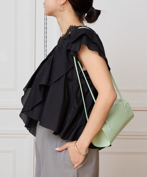 IENA LA BOUCLE（イエナラブークル）の「IENA LA BOUCLE レース Vネックブラウス（シャツ/ブラウス・レディース・ホワイト/ブラック・FREE）」の8枚目の写真