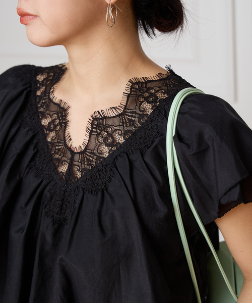 IENA LA BOUCLE（イエナラブークル）の「IENA LA BOUCLE レース Vネックブラウス（シャツ/ブラウス・レディース・ホワイト/ブラック・FREE）」の9枚目の写真
