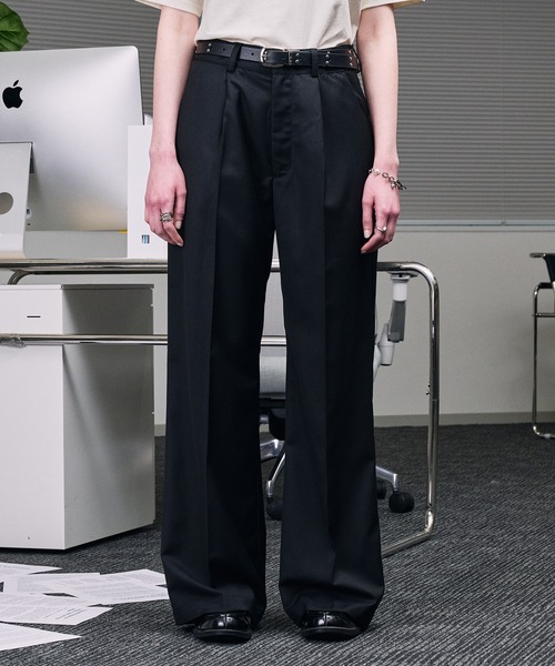 SELLE GLANT(セレグランテ)の「SEMI-WIDE STRAIGHT SLACKS PANTS / セミワイドストレートスラックスパンツ(スラックス・メンズ・ブラック/ダークグレー・SMALL/LARGE/MEDIUM)」の3枚目の写真
