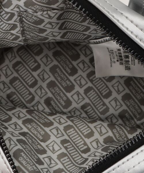 Elura(エルーラ)の「【PUMA(プーマ)】マイクログリップバッグ/587933(ハンドバッグ・レディース・ブラック/レッド/シルバー・ONE SIZE)」の16枚目の写真