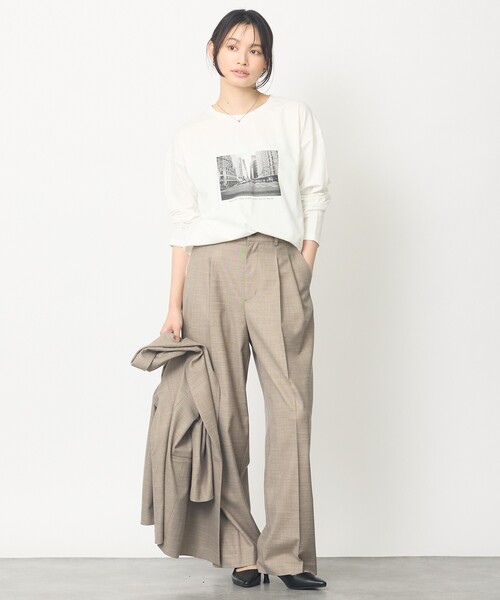 abahouse mavie(アバハウスマヴィ)の「【1枚でサマになる】フォトロンT(Tシャツ/カットソー・レディース・チャコールグレー/ホワイト・フリー)」の3枚目の写真