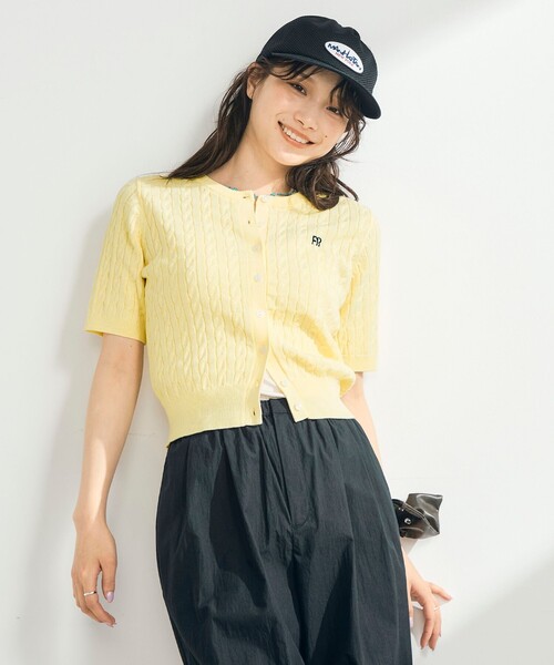 fredy emue(フレディエミュ)の「【毎年大人気!/完売必須】FR刺しゅうケーブル柄半袖カーディガン(カーディガン/ボレロ・レディース・オフホワイト/ホワイト系その他/ラベンダー/ネイビー/イエロー・38)」の5枚目の写真