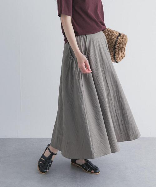URBAN RESEARCH DOORS(アーバンリサーチドアーズ)の「撥水ポケットギャザースカート(スカート・レディース・ブラック/ライトカーキ・FREE)」の2枚目の写真