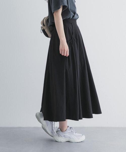 URBAN RESEARCH DOORS(アーバンリサーチドアーズ)の「撥水ポケットギャザースカート(スカート・レディース・ブラック/ライトカーキ・FREE)」の6枚目の写真