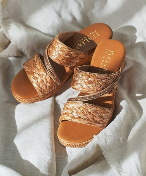 ITALIAN SHOEMAKERS(イタリアンシューメーカー)の「【ITALIAN SHOEMAKERS】ビジューラインウーブンウェッジサンダル(962308)(サンダル・レディース・ベージュ/アイボリー・36/35/38/37)」の2枚目の写真