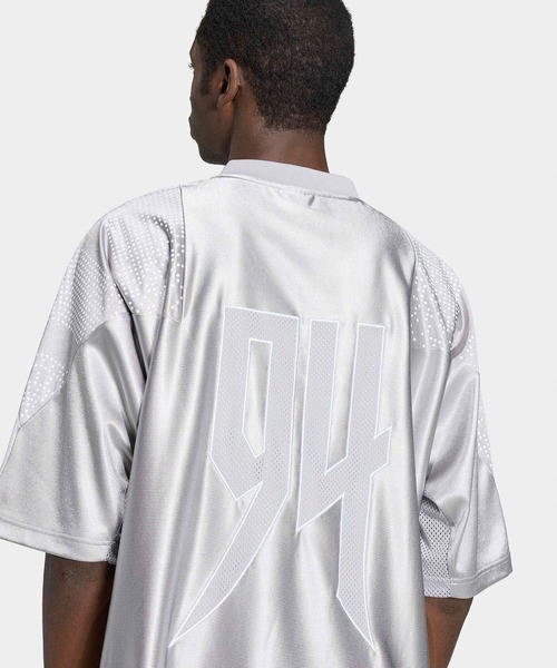 adidas(アディダス)の「adidas/アディダス ADILENIUM シーズン 5 エキップメント ジャージ ゲームTシャツ ユニフォーム風 サッカーT サテン風 秋 秋服 2026年秋冬(Tシャツ/カットソー・メンズ・ブラック/シルバー・M/L/XL)」の5枚目の写真