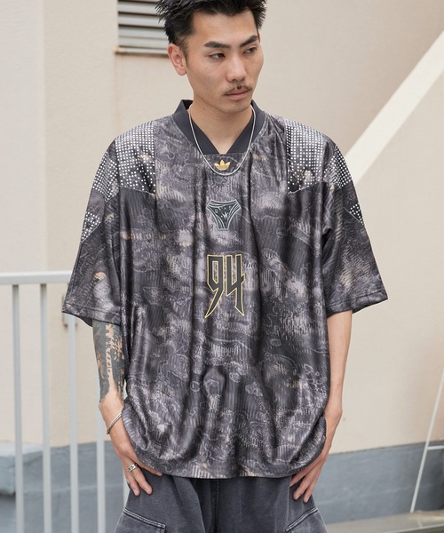 adidas(アディダス)の「adidas/アディダス ADILENIUM シーズン 5 エキップメント ジャージ ゲームTシャツ ユニフォーム風 サッカーT サテン風 秋 秋服 2026年秋冬(Tシャツ/カットソー・メンズ・ブラック/シルバー・M/L/XL)」の16枚目の写真