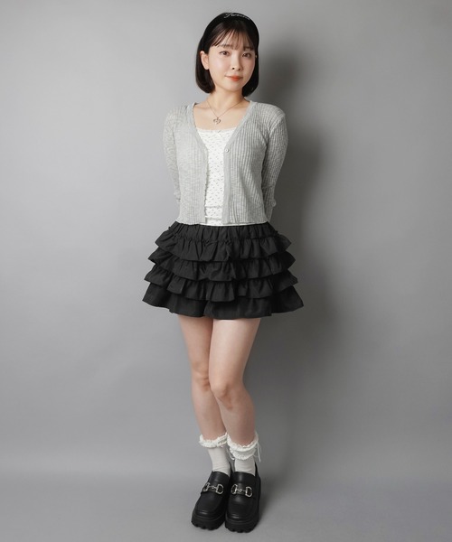 SPINNS(スピンズ)の「フリルティアードショートパンツ(その他パンツ・レディース・ホワイト/ブラック・ONESIZE)」の7枚目の写真