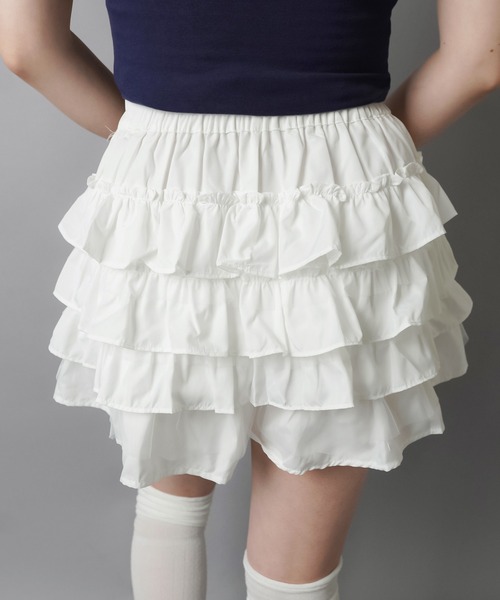 SPINNS(スピンズ)の「フリルティアードショートパンツ(その他パンツ・レディース・ホワイト/ブラック・ONESIZE)」の19枚目の写真