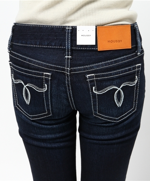 MOUSSY(マウジー)の「NYLON fit Straight Slim(デニムパンツ・レディース・ブルー/ダークブルー・26inch/27inch/24inch/23inch/25inch)」の9枚目の写真