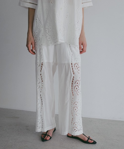 MANOF(マノフ)の「CUT WORK LACE PANTS(その他パンツ・レディース・ホワイト/ブラック・S/M)」の2枚目の写真