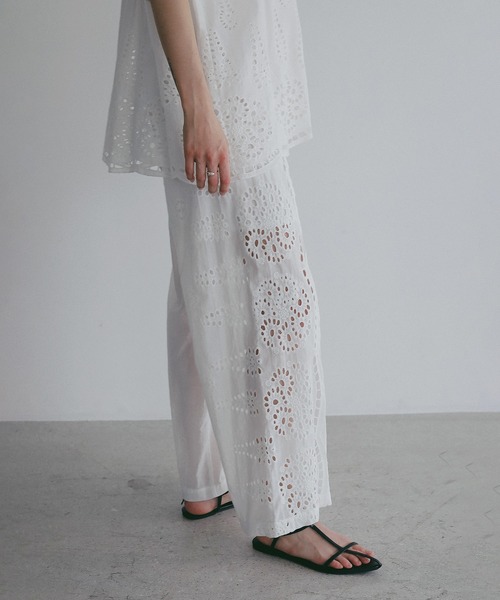 MANOF(マノフ)の「CUT WORK LACE PANTS(その他パンツ・レディース・ホワイト/ブラック・S/M)」の6枚目の写真