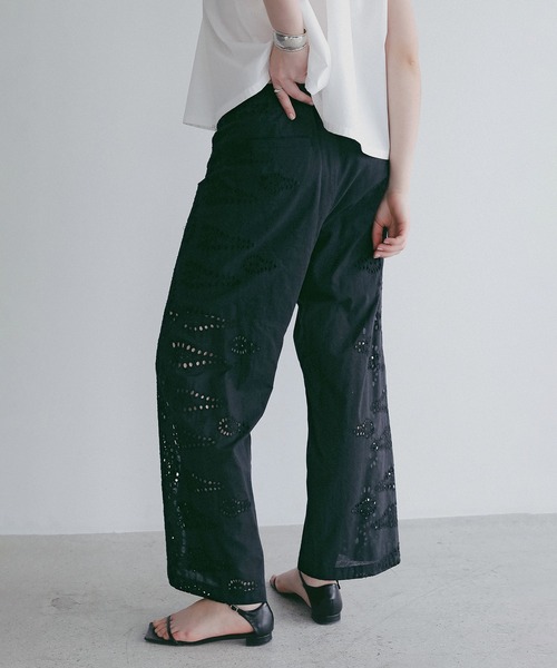 MANOF(マノフ)の「CUT WORK LACE PANTS(その他パンツ・レディース・ホワイト/ブラック・S/M)」の12枚目の写真