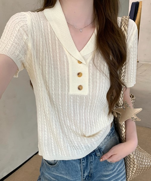 AMAJI(アマジ)の「襟付き ケーブル編み ハーフボタン 半袖ニットトップス(Tシャツ/カットソー・レディース・ライトピンク/ベージュ/イエロー/ネイビー・FREE)」の2枚目の写真