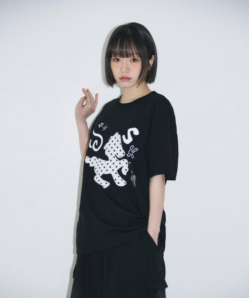 SLEEKGLOW（スリック グロウ）の「ドットポニーアップリケTシャツ[ブラック]（Tシャツ/カットソー・レディース・その他・FREE）」の2枚目の写真