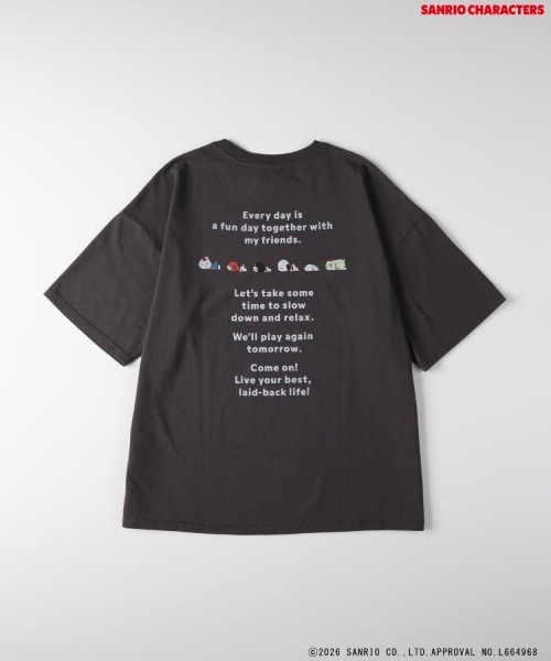 Right-on（ライトオン）の「Other(ソノタ)「サンリオキャラクターズ」バックプリントＴシャツ（Tシャツ/カットソー・レディース・ダークグレー/ホワイト・S/L/M）」の2枚目の写真