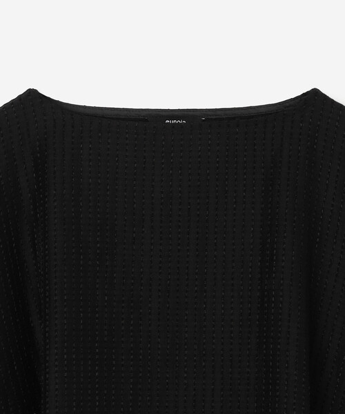 Bshop(ビショップ)の「eunoia|ボートネックポンチョ WOMEN(シャツ/ブラウス・レディース・ブラック・ONE)」の4枚目の写真