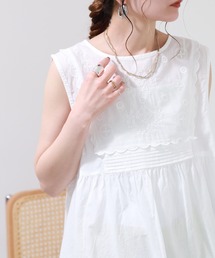 フロントヨーク刺繍切替ベスト